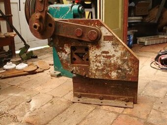 pákové nůžky na profily