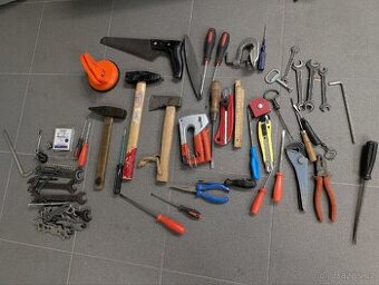 Sada starého nářadí