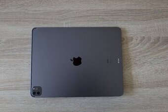 iPad 12.9" 5. gen, M1, 2TB včetně klávesnice