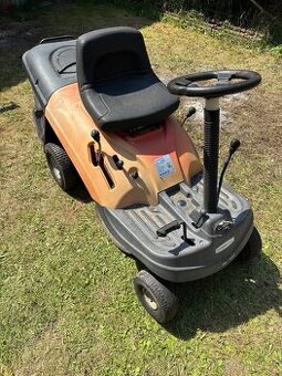 Zahradní traktůrek