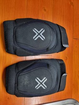 prodám chrániče kolen na bikros