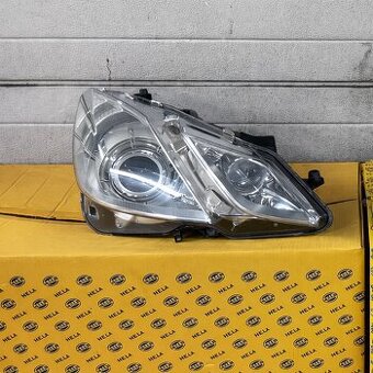 Mercedes E C207 W207 Pravý Přední Světlomet A2078203