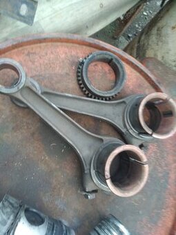 Prodám ojnice i s písty na ZETOR25