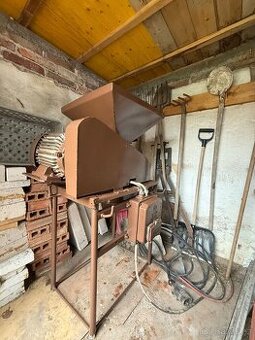 Šrotovník kladívkový