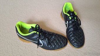 Sportovní boty zn. NIKE (velikost 38,5). Délka stélky24