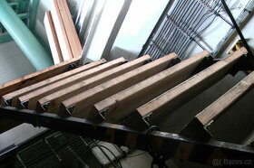 Masivní kovové schodiště s dřevěnými stupni 340 x 100cm - 1