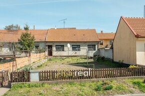 Prodej rodinného domu 3+1, pozemek 258 m2 v Krumvíři - 1