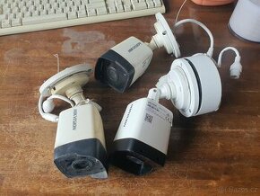 Tři kamery zn. Hikvision - model DS-CD1023GD.1   2,8mm