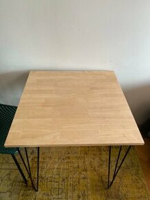 Dřevěný stůl 75x75x75 masivní - 1
