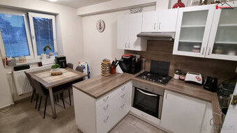 OV 2+1, po rekonstr., zděný, 1.NP/3 ,54 m2, k pronájmu