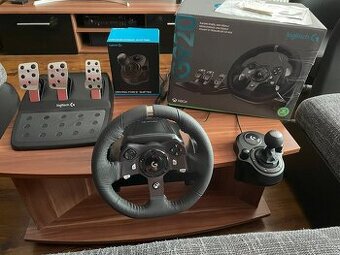 Volant s pedály Logitech G920 + Řadicí páka Logitech Driving