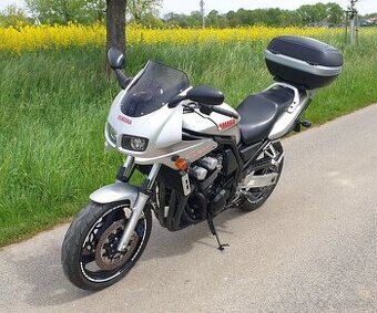 Yamaha FZS 600 Fazer