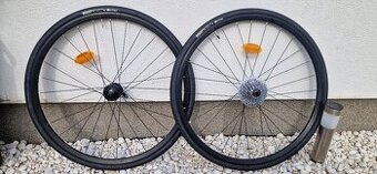 2x komplet zapletená kola na silničku