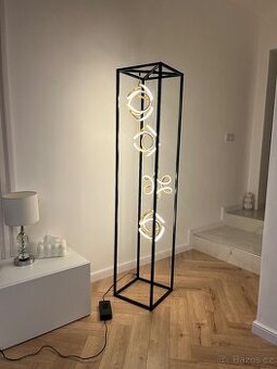 Stojící luxusní led lampa - 1
