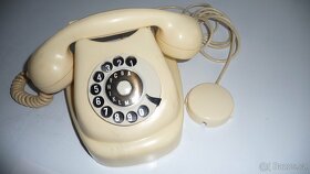 Starý telefon Tesla