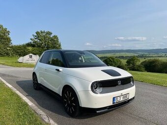 Honda e