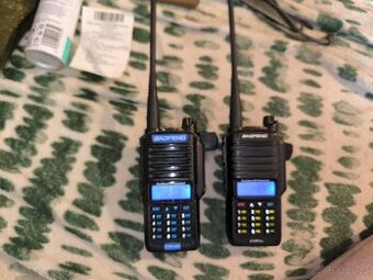 Baofeng UV 9R plus 2x