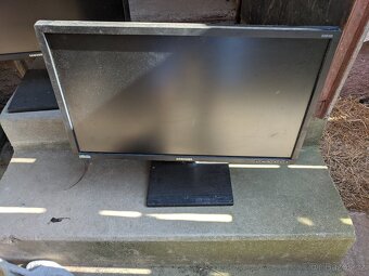 Samsung s24e 450 lcd 25"