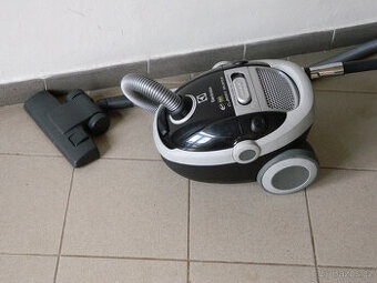 Vysavač Electrolux 650W