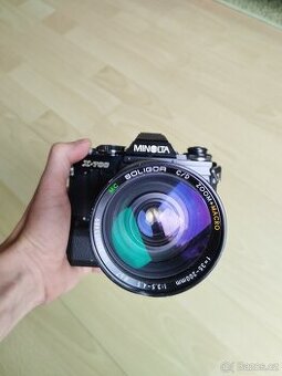 Minolta X700 s obj. Soligor 35-200