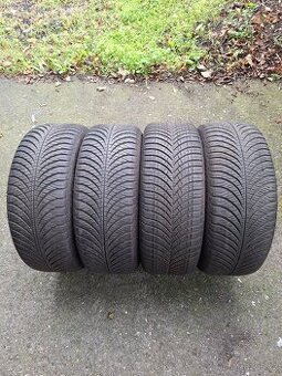 215 55 17 zimní pneu R17 Goodyear 215/55/17