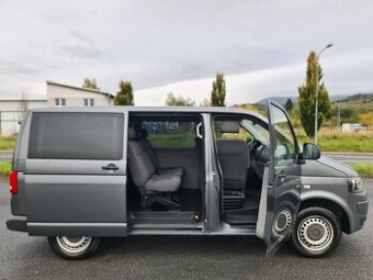 VW CARAVELLE T5 2.0 TDi 103-KW KLIMA 8-MÍST SERVISK 243TKM