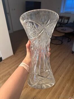 Prodám - broušená váza vysoká