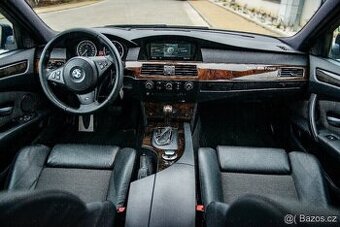 Palubka z BMW e60 e61 s nápojákama