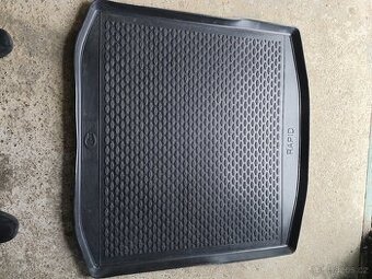 Škoda Rapid liftback koberec do kufru