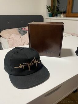 Utopia Hat - Topia Box A4