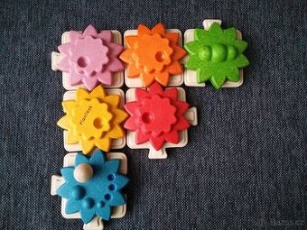 Dřevěná stavebnice Plan Toys Ozubené kolečká