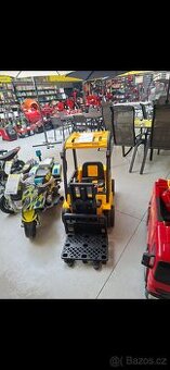 Dětské elektrické auto Hecht