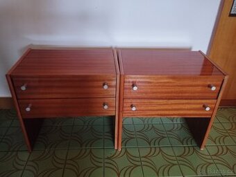 Noční stolky a toaletní stolek