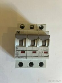 Jistič L7 32/3/D