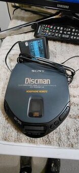 Sony discman s nabiječkou a adapterem.sluchatka přidám.