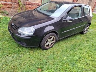 VW Golf V 1.4i 55kw/ / Celek na díly/ //