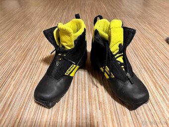 Běžkové boty Fischer 37 velmi pěkné