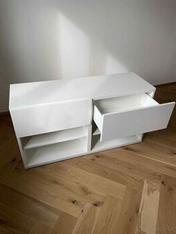 Komoda bílá, zánovní