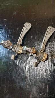 Páčky řazení Favorit