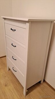 Skříň s šuplíky (komoda) Brusali