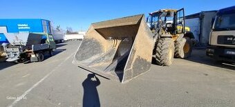 Kloubovy nakladac JCB 426 agri