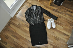 černá pouzdrová sukně s vysokým pasem Zara