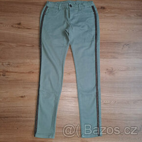 Khaki kalhoty s ozdobným pruhem C&A vel. 176 - 1