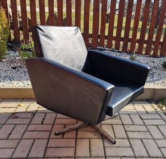 Designové otočné křeslo