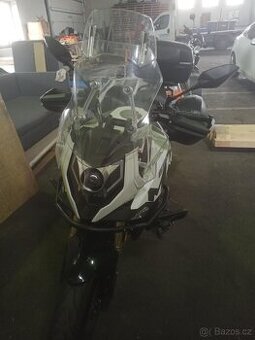CF moto 650MT premium