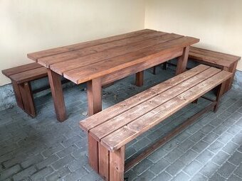 Zahradní nábytek - Stůl a tři lavice, sezení do pergoly
