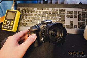 Canon R10 a příslušenství