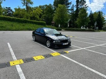 BMW 528i sedan předfaclift