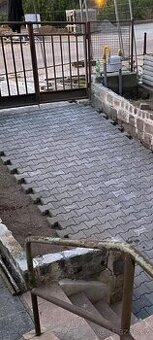 Zámková dlažba přírodní íčka 8cm,2,6m2