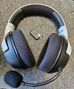 Herní sluchátka Razer Kaira,corsair HS 80 Max